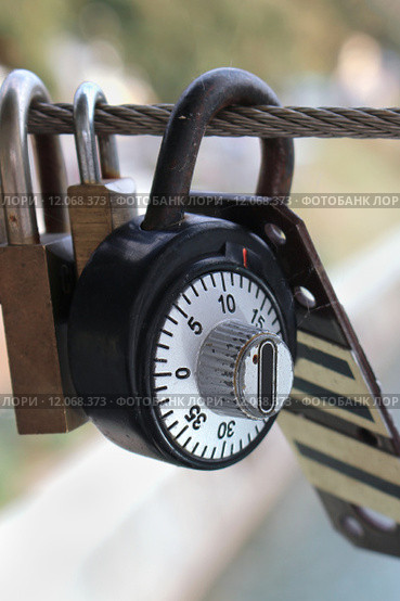 Combination lock. Стоковое фото, фотограф Tatjana Urosevic / PantherMedia / Фотобанк Лори