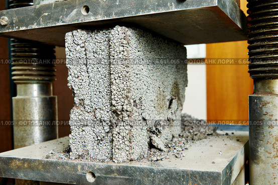 concrete quality test. Стоковое фото, фотограф Дмитрий Калиновский / Фотобанк Лори