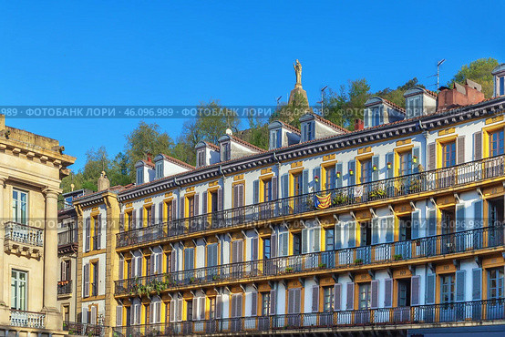 Constitution Square, San Sebastian, Spain (2018 год). Стоковое фото, фотограф Boris Breytman / Фотобанк Лори
