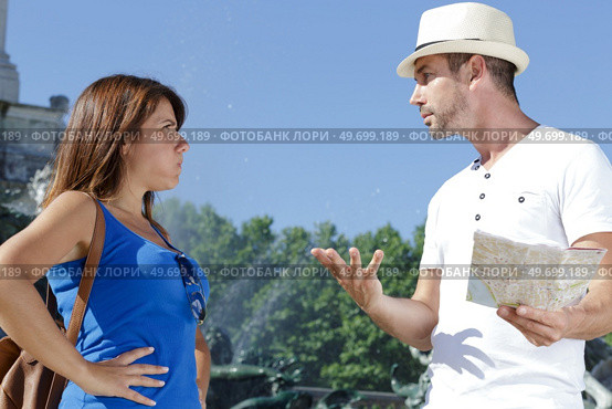 couple arguing with a map. Стоковое фото, агентство Ingram Publishing / Фотобанк Лори