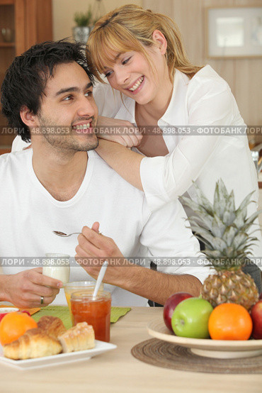 Couple having breakfast. Стоковое фото, агентство Ingram Publishing / Фотобанк Лори