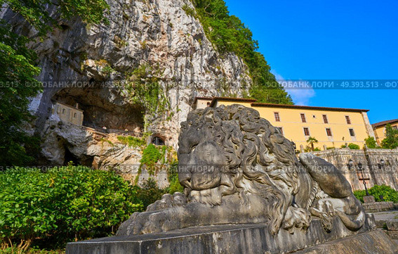 Covadonga Santa Cueva a Catholic sanctuary cave in Asturias near Picos europa mountains. Стоковое фото, агентство Ingram Publishing / Фотобанк Лори