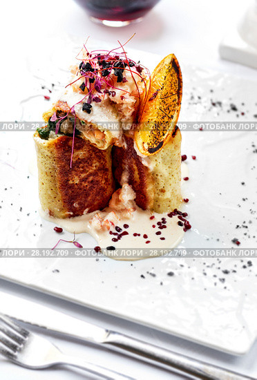Crepes with prawns and cream cheese sauce. Стоковое фото, фотограф Alexander Tihonovs / Фотобанк Лори