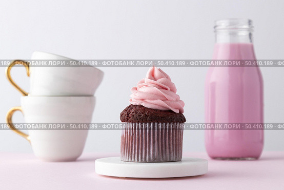 cupcake cups. Стоковое фото, агентство Ingram Publishing / Фотобанк Лори