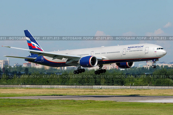 Дальнемагистральный самолёт Boeing 777-300ER авиакомпании "Аэрофлот" (2024 год). Редакционное фото, фотограф Александр Тарасенков / Фотобанк Лори
