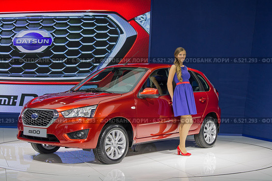 Datsun mi-Do на Московском международном автосалоне 2014 года. Редакционное фото, фотограф Алексей Назаров / Фотобанк Лори