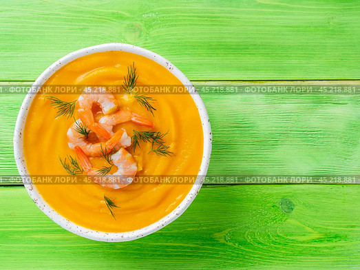 Delicious pumpkin cream soup. Стоковое фото, фотограф Natalia Gdovskaia / Фотобанк Лори