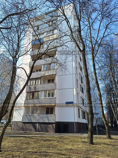 Девятиэтажный восьмиподъездный панельный жилой дом серии II-49П. Построен в 1968 году. Щёлковское шоссе, 77, корпус 1. Район Гольяново. Москва. Стоковое фото, фотограф lana1501 / Фотобанк Лори