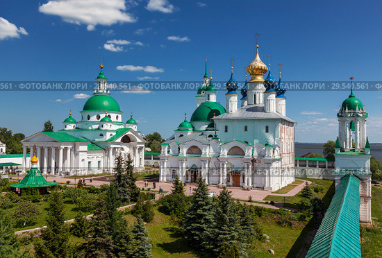 Dimitrievsky and Zachatievsky cathedrals of the Spaso-Yakovlevsky Monastery in Rostov, Russia (2012 год). Стоковое фото, фотограф Наталья Волкова / Фотобанк Лори