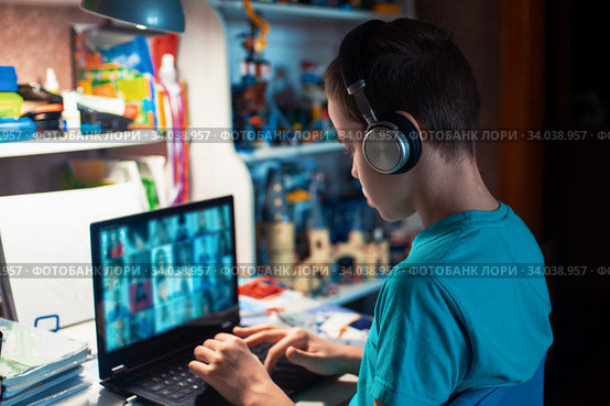 Distance learning or online education concept. Стоковое фото, фотограф Jan Jack Russo Media / Фотобанк Лори