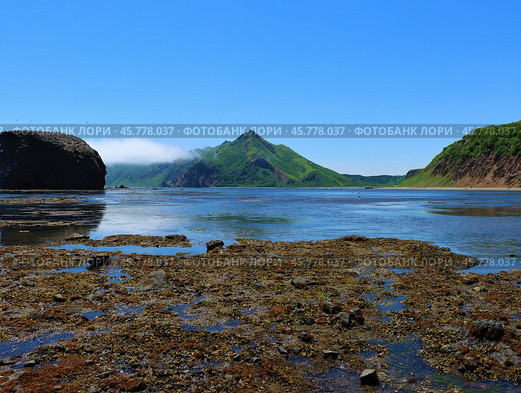 Distant mountain view in Bukhta Tikhaya on Sakhalin Island, beautiful landscape (2021 год). Стоковое фото, фотограф Veronika Belosokhova / Фотобанк Лори