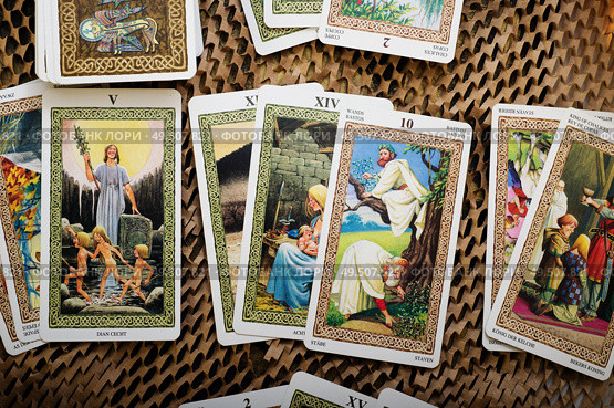 divination card Tarot set up. close up. Редакционное фото, агентство Ingram Publishing / Фотобанк Лори