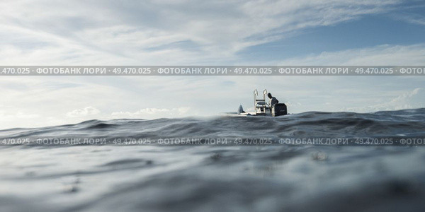 Diving boat in the sea, Tree Amigos, Turneffe Atoll, Belize Barrier Reef, Belize. Стоковое фото, агентство Ingram Publishing / Фотобанк Лори