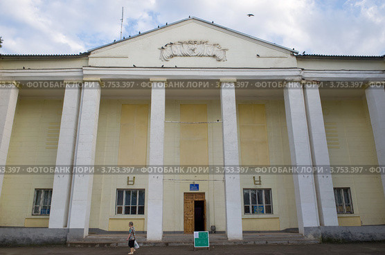 ДК в  городе Киреевск Тульской области (2012 год). Редакционное фото, фотограф Малышев Андрей / Фотобанк Лори