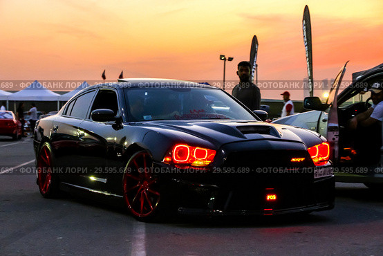 Dodge Charger SRT (2018 год). Редакционное фото, фотограф Art Konovalov / Фотобанк Лори