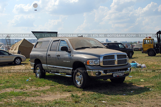 Dodge Ram 2500 на Автоэкзотике 2010 в Тушино. Редакционное фото, фотограф Глазков Владимир / Фотобанк Лори