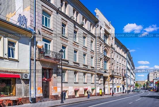Доходный дом Я.А. Бабушкина, улица Покровка, Москва (2023 год). Редакционное фото, фотограф Baturina Yuliya / Фотобанк Лори