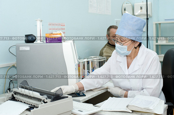 Доктор ведет прием (2010 год). Редакционное фото, фотограф Александр Подшивалов / Фотобанк Лори