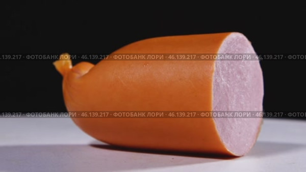 Докторская колбаса. Стоковое видео, видеограф Илья Рендаков / Фотобанк Лори