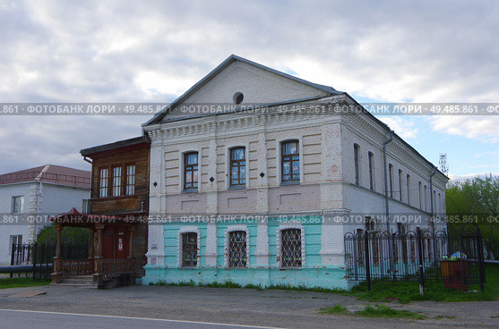Дом для прислуги купца Корнилова / Центральная районная библиотека. Тобольск, улица Кирова, 17. Редакционное фото, фотограф Алексей Иванов / Фотобанк Лори