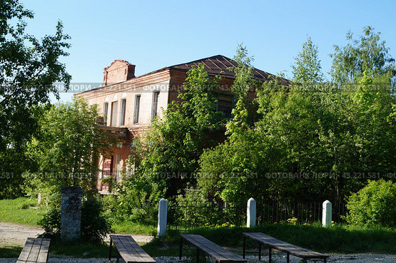 Дом графа Панина в поселке Мстера Владимирской области (2024 год). Редакционное фото, фотограф Сергей Овчинников / Фотобанк Лори