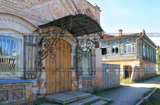 Дом и магазин купчихи Зязиной. Город Ирбит (2012 год). Стоковое фото, фотограф Анатолий Матвейчук / Фотобанк Лори