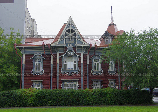 Дом инженера Ф.Ф. Остапца. Курган, улица Пушкина, 85 (2024 год). Редакционное фото, фотограф Алексей Иванов / Фотобанк Лори