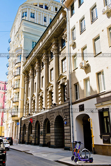 Дом московского архитектурного общества. Ермолаевский переулок, дом 17, строение 1. Москва. Россия (2024 год). Редакционное фото, фотограф E. O. / Фотобанк Лори