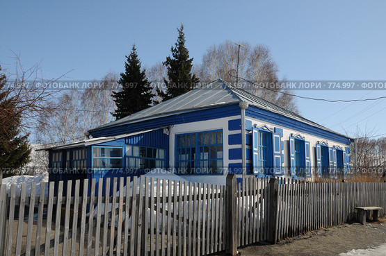 Дом-музей матери Василия Макаровича Шукшина, с. Сростки (2009 год). Редакционное фото, фотограф Free Wind / Фотобанк Лори