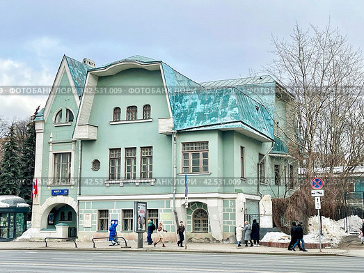 Дом-музей В.Я. Брюсова по адресу: город Москва, проспект Мира, дом 30, 1850 года постройки. Редакционное фото, фотограф Овчинникова Ирина / Фотобанк Лори