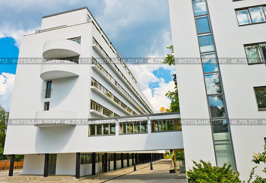 Дом Наркомфина. Новинский бульвар, дом 25, корпус 1. Москва. Россия. Редакционное фото, фотограф E. O. / Фотобанк Лори