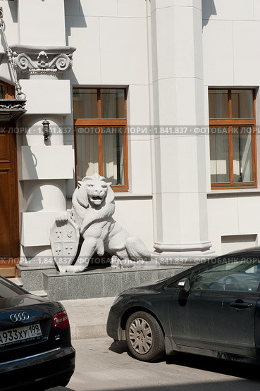 Дом со львами. Доходный дом Г. А. Гордон. Москва (2010 год). Редакционное фото, фотограф E. O. / Фотобанк Лори