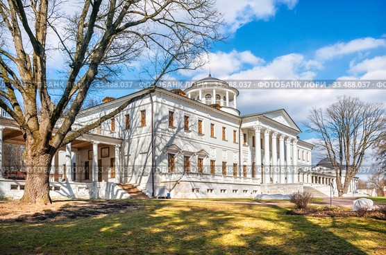 Дом в Остафьево building of the Main House in Ostafyevo (2020 год). Редакционное фото, фотограф Baturina Yuliya / Фотобанк Лори