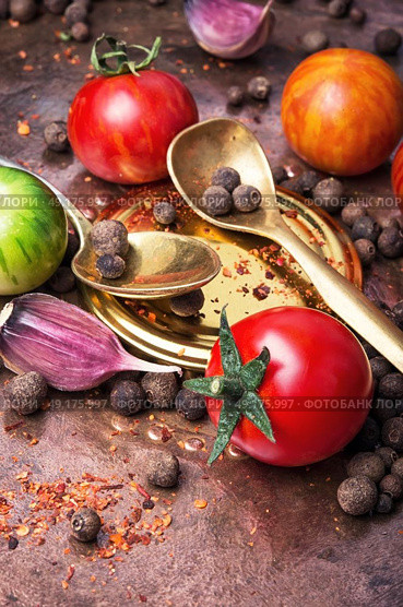 domestic pickle tomato. Стоковое фото, агентство Ingram Publishing / Фотобанк Лори