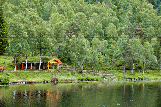 Домики на берегу фьорда (2008 год). Стоковое фото, фотограф Estet / Фотобанк Лори