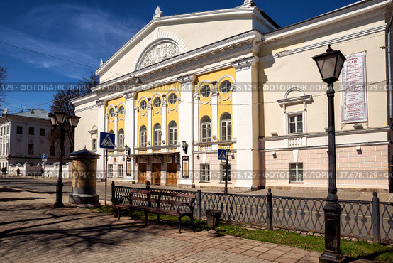 Drama theater in Kostroma (2017 год). Редакционное фото, фотограф Юлия Бабкина / Фотобанк Лори