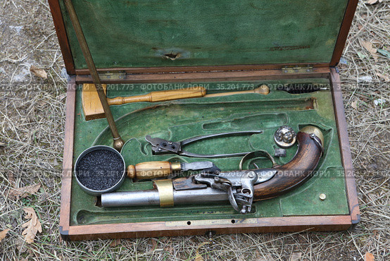 Duel with pistols of the 19th century. Стоковое фото, фотограф Марина Володько / Фотобанк Лори