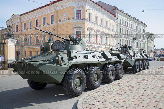 Два БТР-82А у Певческого моста. Санкт-Петербург (2014 год). Редакционное фото, фотограф Виктор Карасев / Фотобанк Лори