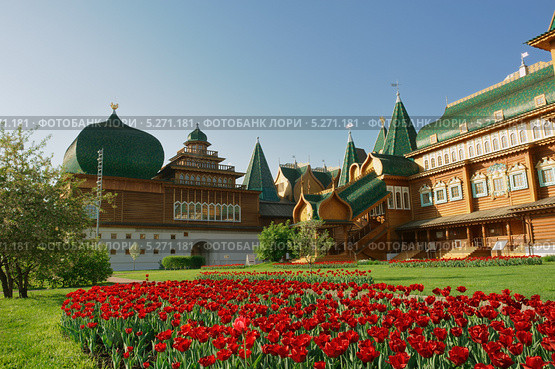 Дворец Алексея Михайловича в Коломенском (2013 год). Редакционное фото, фотограф Денис Ларкин / Фотобанк Лори
