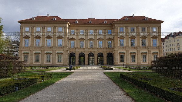 Дворец Лихтенштейнов (Gartenpalais Liechtenstein). Fürstengasse, 1. Город Вена. Австрия (2023 год). Редакционное фото, фотограф lana1501 / Фотобанк Лори