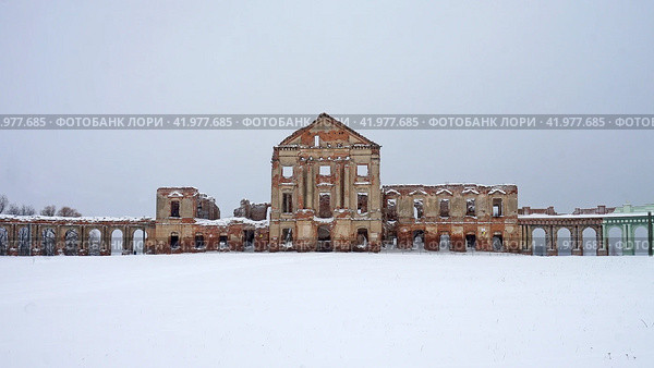 Дворец Сапег в г. Ружаны (2024 год). Редакционное фото, фотограф Andrei Kazakov / Фотобанк Лори