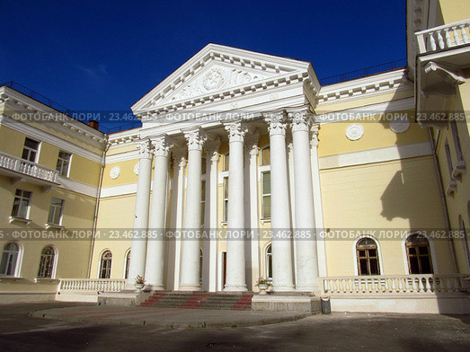 Дворец творчества детей и молодежи в Копейске (2016 год). Стоковое фото, фотограф Елена Осетрова / Фотобанк Лори