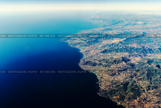 Earth Horizon Photo From 35.000 Feet Altitude. Стоковое фото, агентство Ingram Publishing / Фотобанк Лори