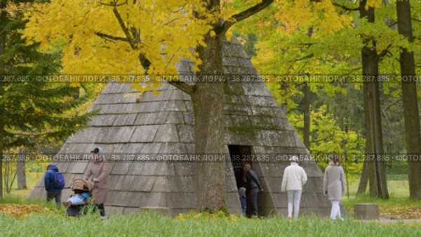 Екатерининский парк (Царское Село). Гранитная пирамида. Catherine Park (Tsarskoye Selo). Granite Pyramid. (2021 год). Редакционное видео, видеограф Евгений Романов / Фотобанк Лори