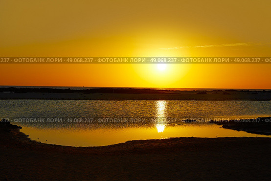 El Cotillo la Concha Beach sunset Fuerteventura at Canary Islands of Spain. Стоковое фото, агентство Ingram Publishing / Фотобанк Лори