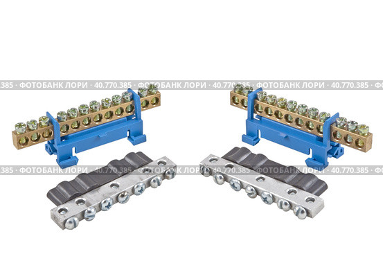 Электрическая шина для подсоединения шины заземления. Grounding electric bar block terminal. Стоковое фото, фотограф Татьяна Д / Фотобанк Лори
