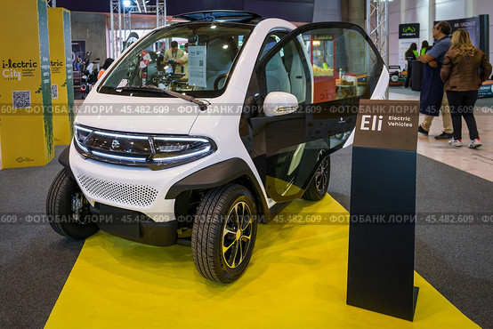 Eli Zero Plus compact electric car at ECAR SHOW - Hybrid and Electric Motor Show (2023 год). Редакционное фото, фотограф Дмитрий Рухленко / Фотобанк Лори