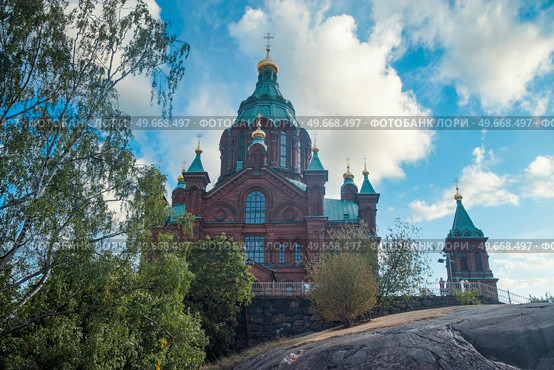 Embankment In Helsinki At Summer Evening, Finland. Uspenski Cathedral. . Стоковое фото, агентство Ingram Publishing / Фотобанк Лори