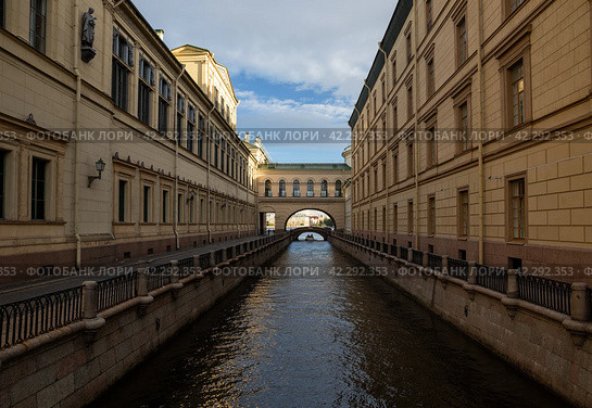 Embankments of the Winter Canal. Saint-Petersburg, Russia (2022 год). Стоковое фото, фотограф Юлия Бабкина / Фотобанк Лори