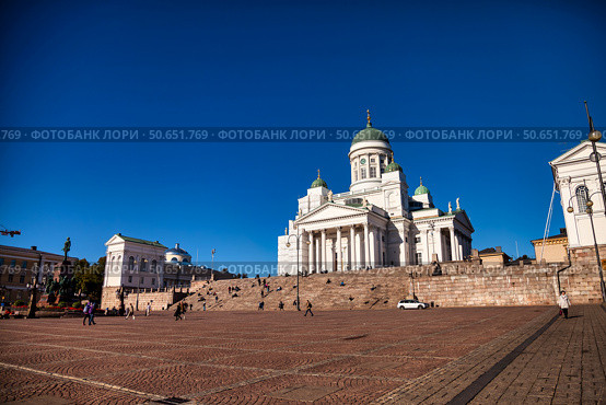 Esplanade and Helsinki Cathedral in Senate Square, Helsinki, Finland (2024 год). Редакционное фото, фотограф Aleksandr Golubev / Фотобанк Лори